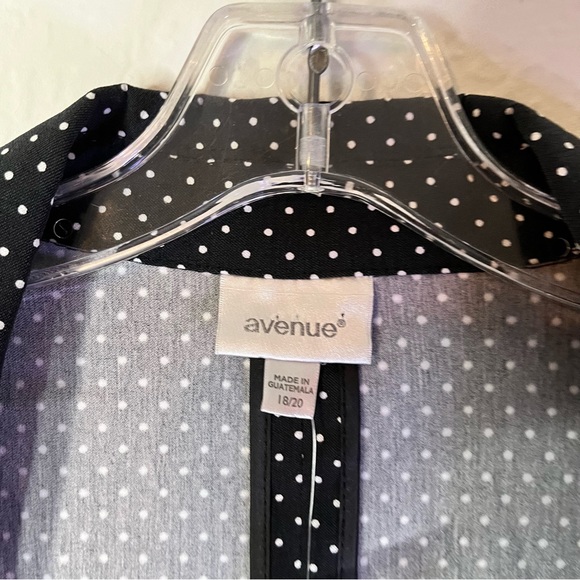 Avenue Blazer Jacket Women’s Plus Size 18/20 Black Polka Dot 3/4 Sleeves NWT - Picture 3 of 8